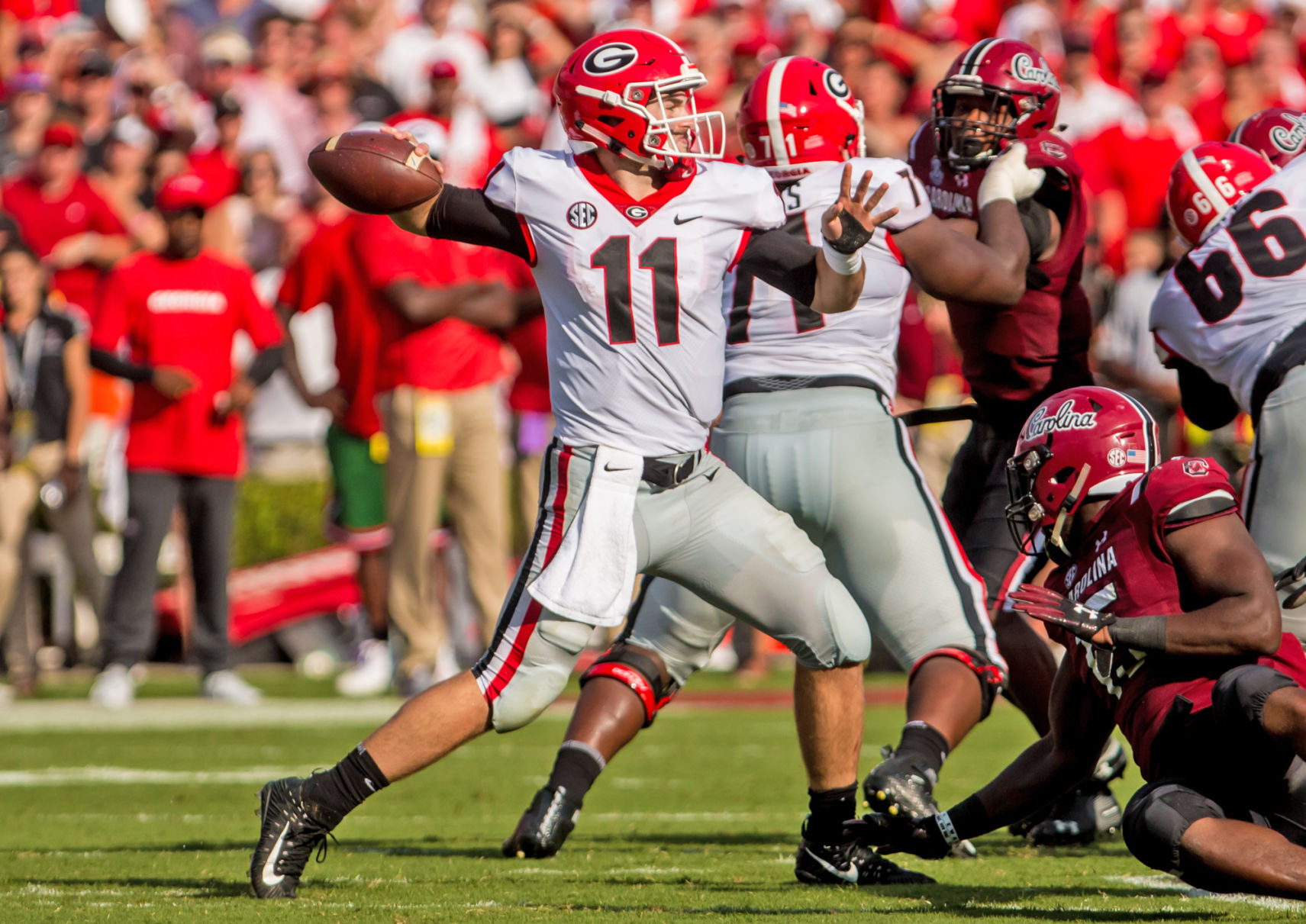 No. 3 Georgia turns up heat to beat South Carolina